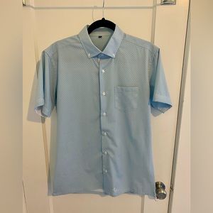 Men’s State & Liberty M - short sleeve light blue button down with polka dots